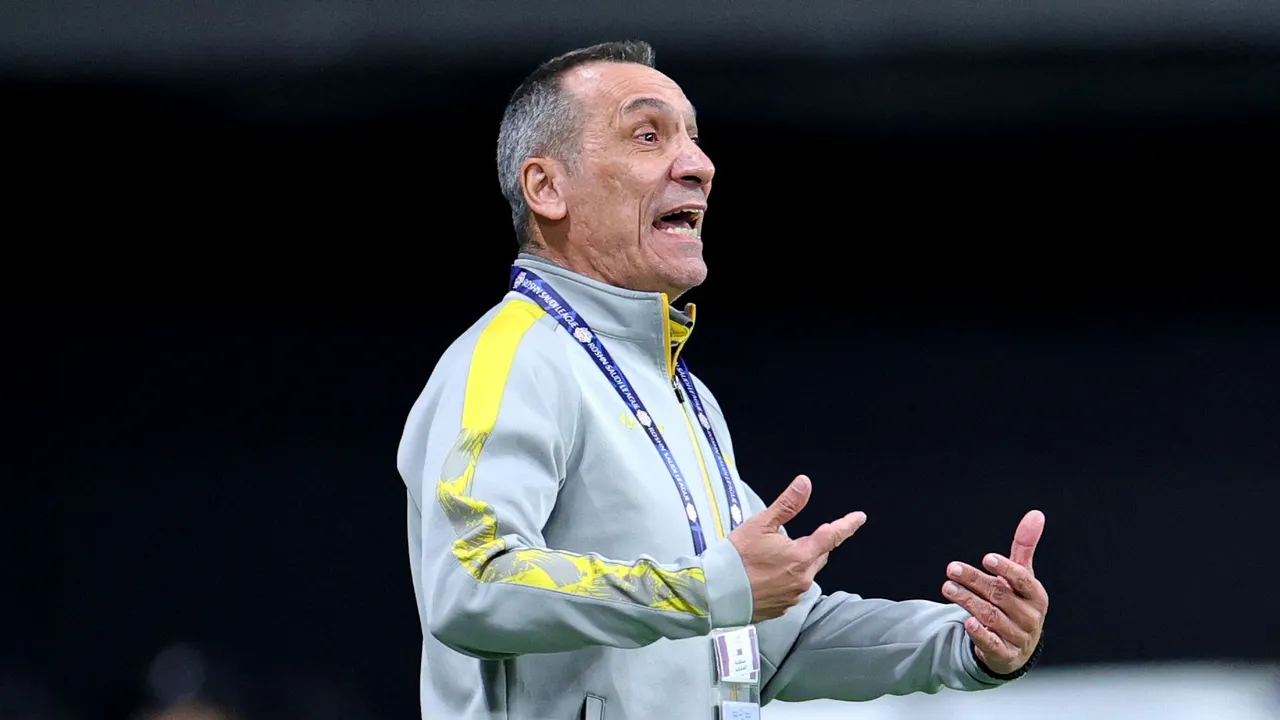 “اللاعب السعودي محل ثقة”.. هل يمحو دونيس نظرية رينارد في المونديال؟
